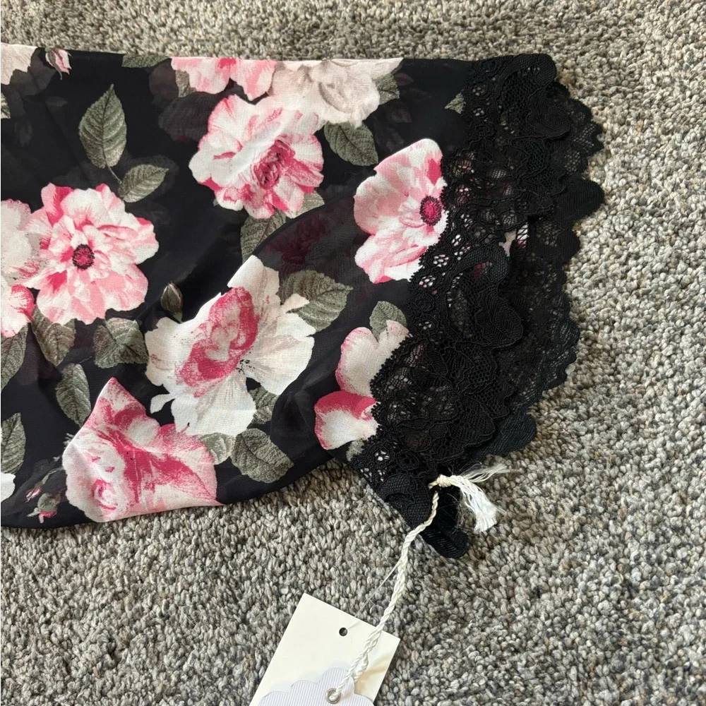 In Bloom Floral Lace Wrap Robe - Picture 2 of 5